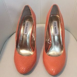Steve Madden pumps
